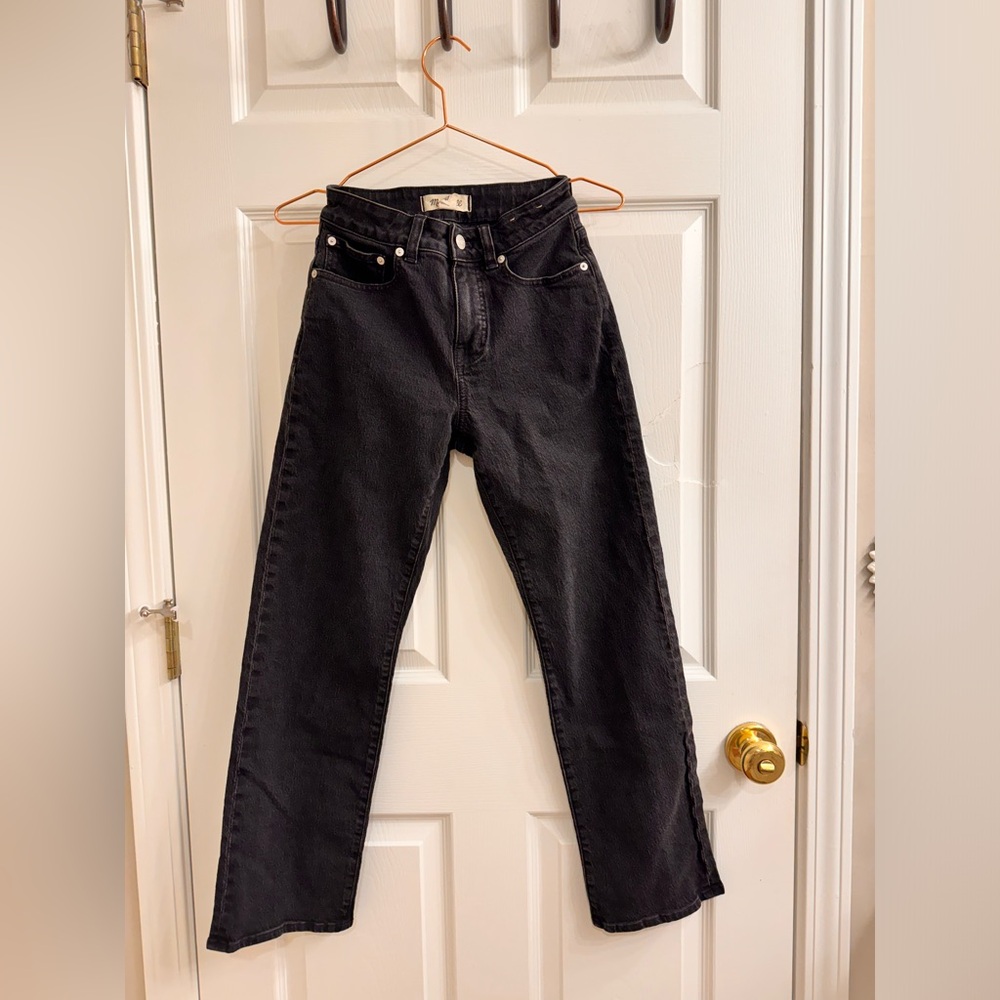 The Petite Curvy '90s Straight Jean